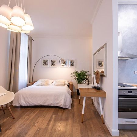 Modern Downtown Apt - Renovated, On Ideal Location Prague Exterior photo