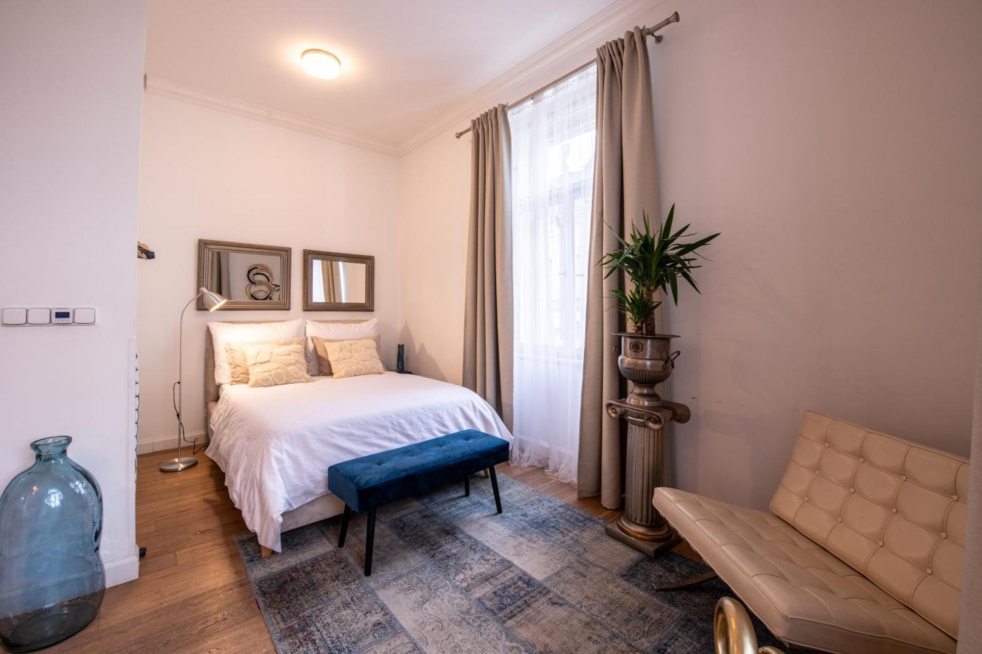Modern Downtown Apt - Renovated, On Ideal Location Prague Exterior photo