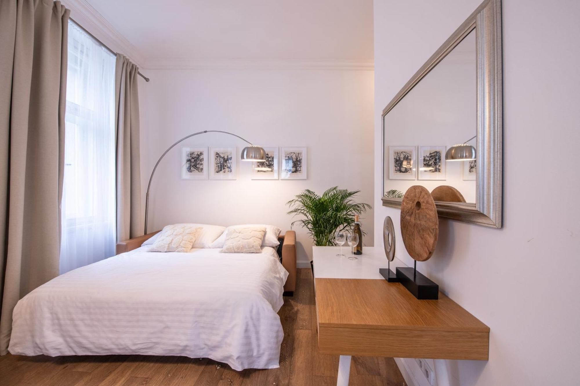 Modern Downtown Apt - Renovated, On Ideal Location Prague Exterior photo