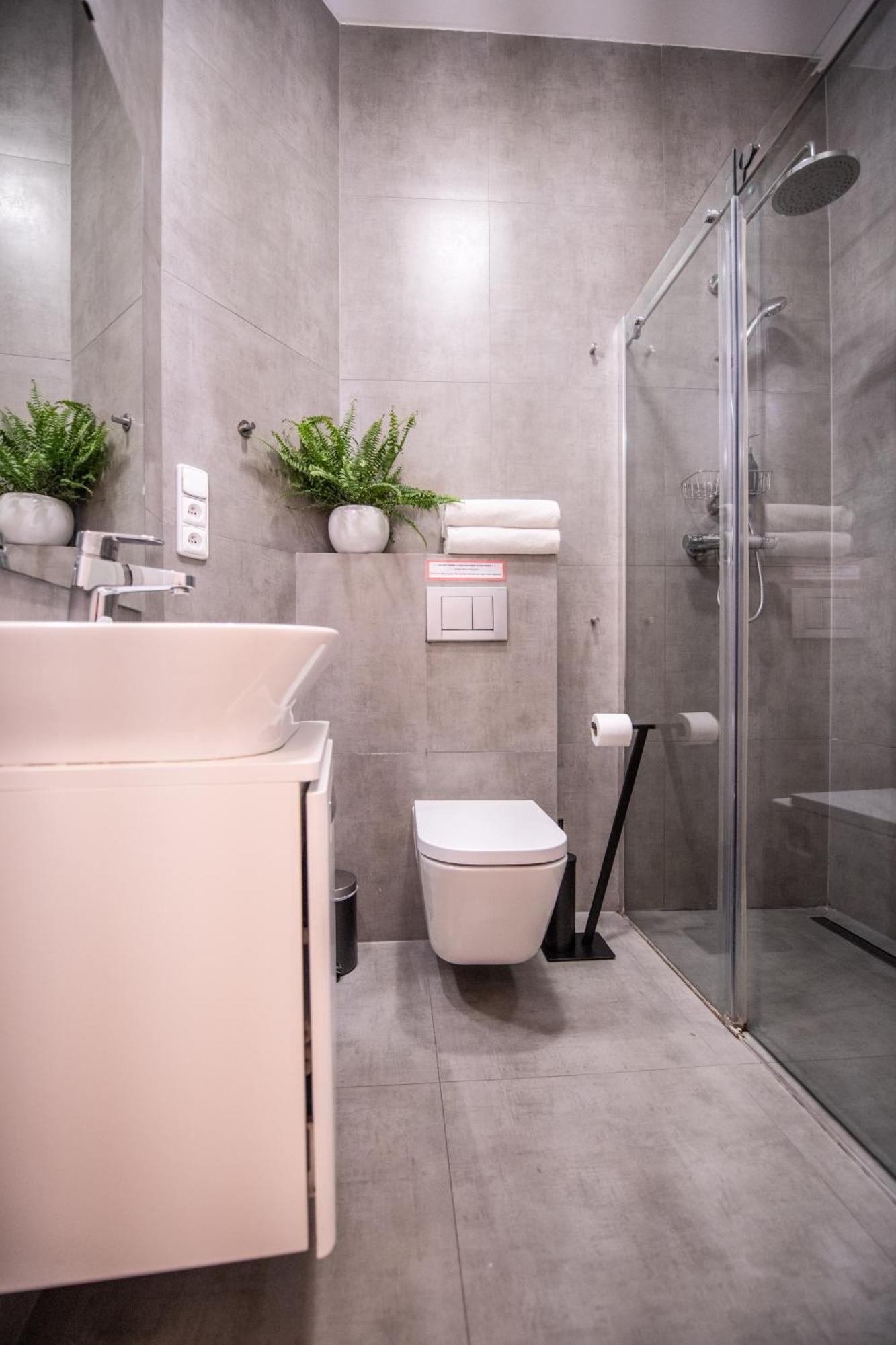 Modern Downtown Apt - Renovated, On Ideal Location Prague Exterior photo