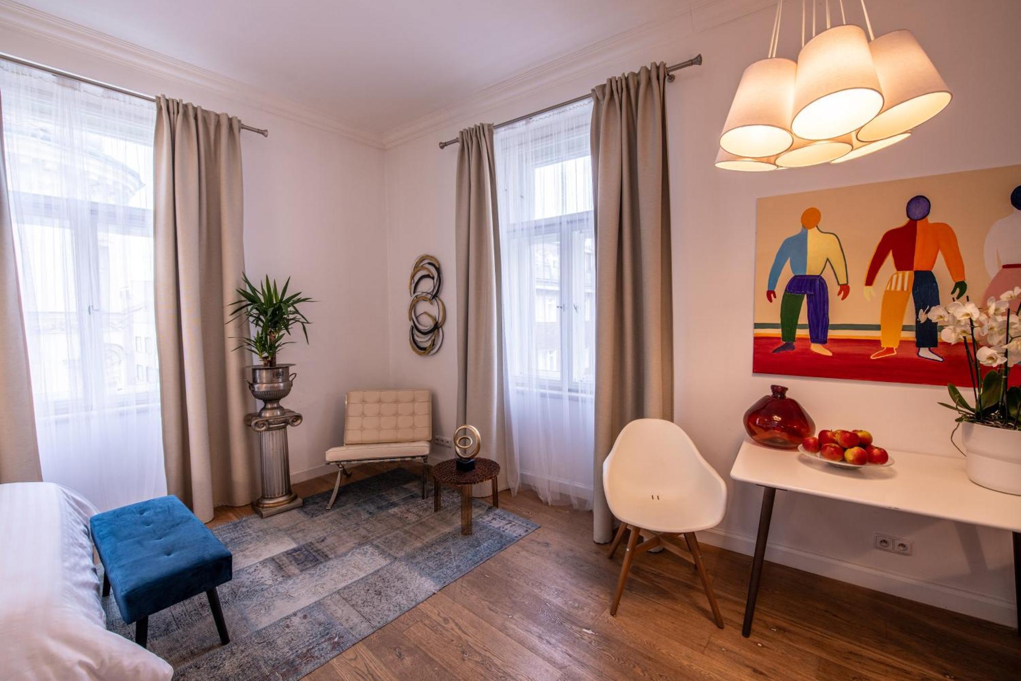 Modern Downtown Apt - Renovated, On Ideal Location Prague Exterior photo