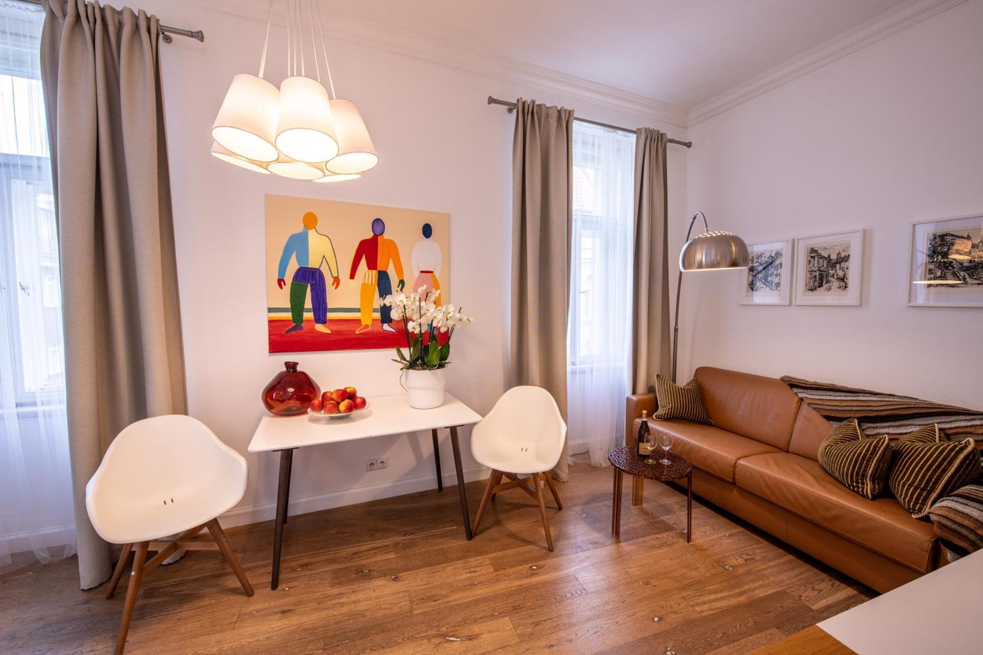 Modern Downtown Apt - Renovated, On Ideal Location Prague Exterior photo