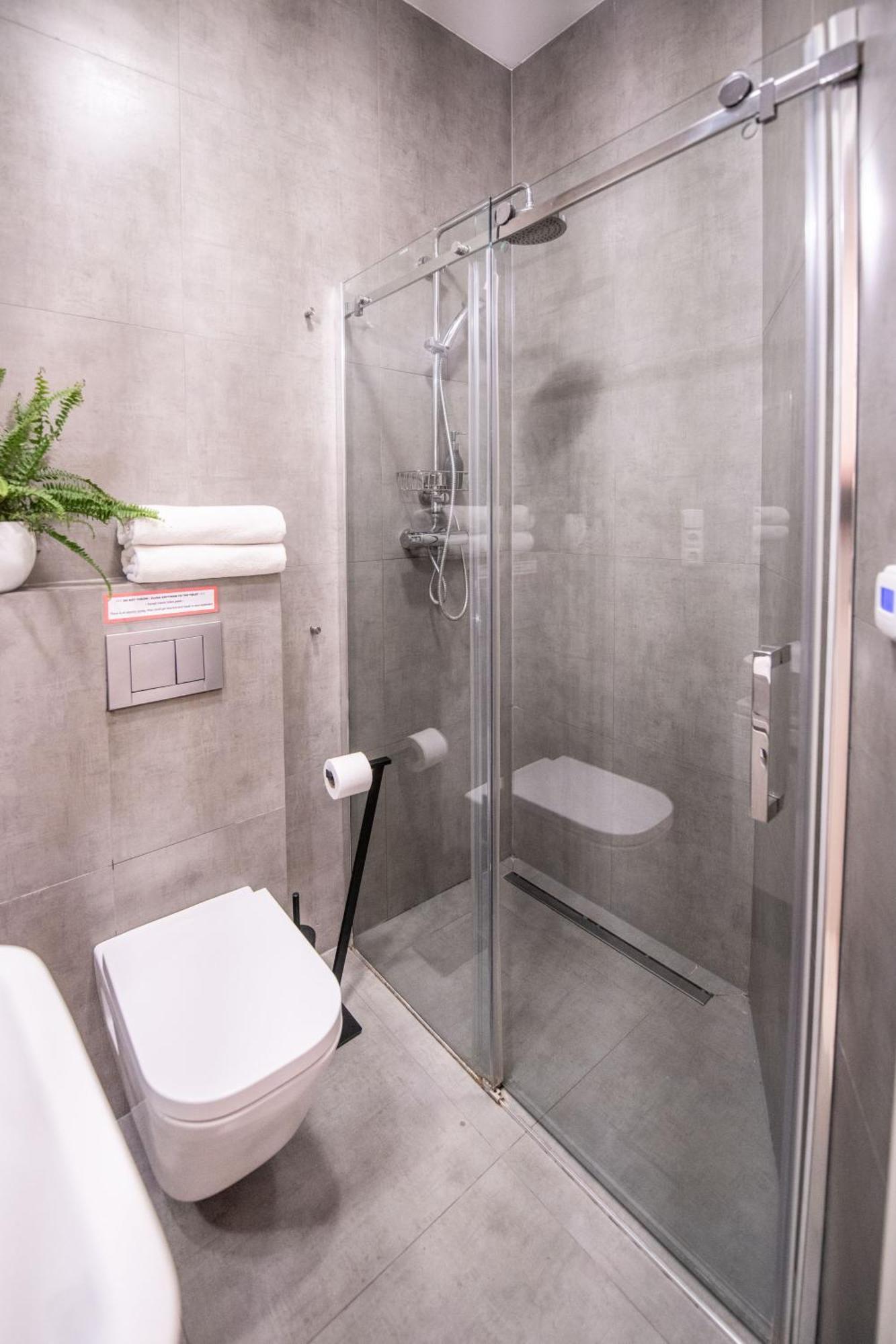 Modern Downtown Apt - Renovated, On Ideal Location Prague Exterior photo