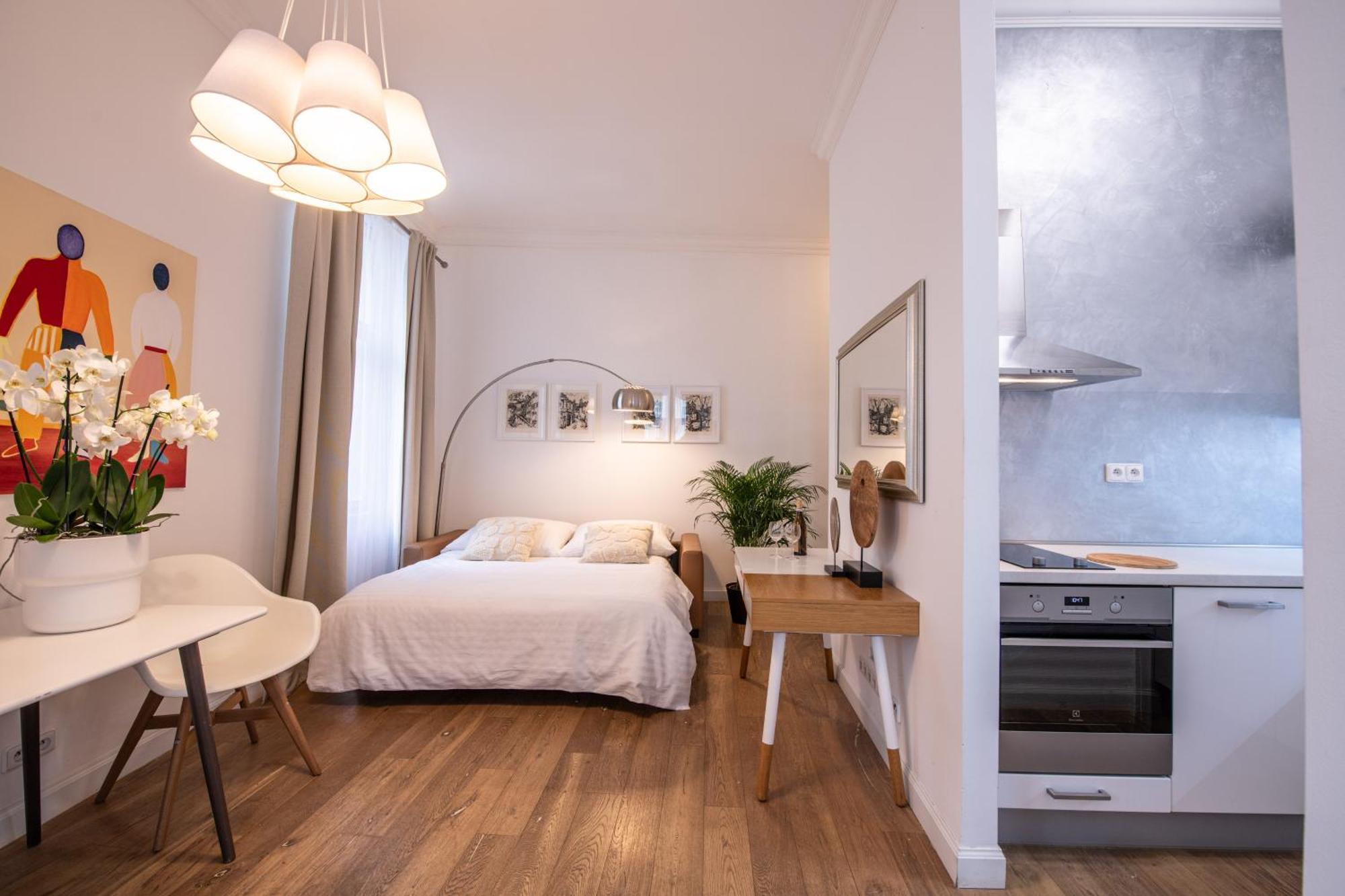 Modern Downtown Apt - Renovated, On Ideal Location Prague Exterior photo