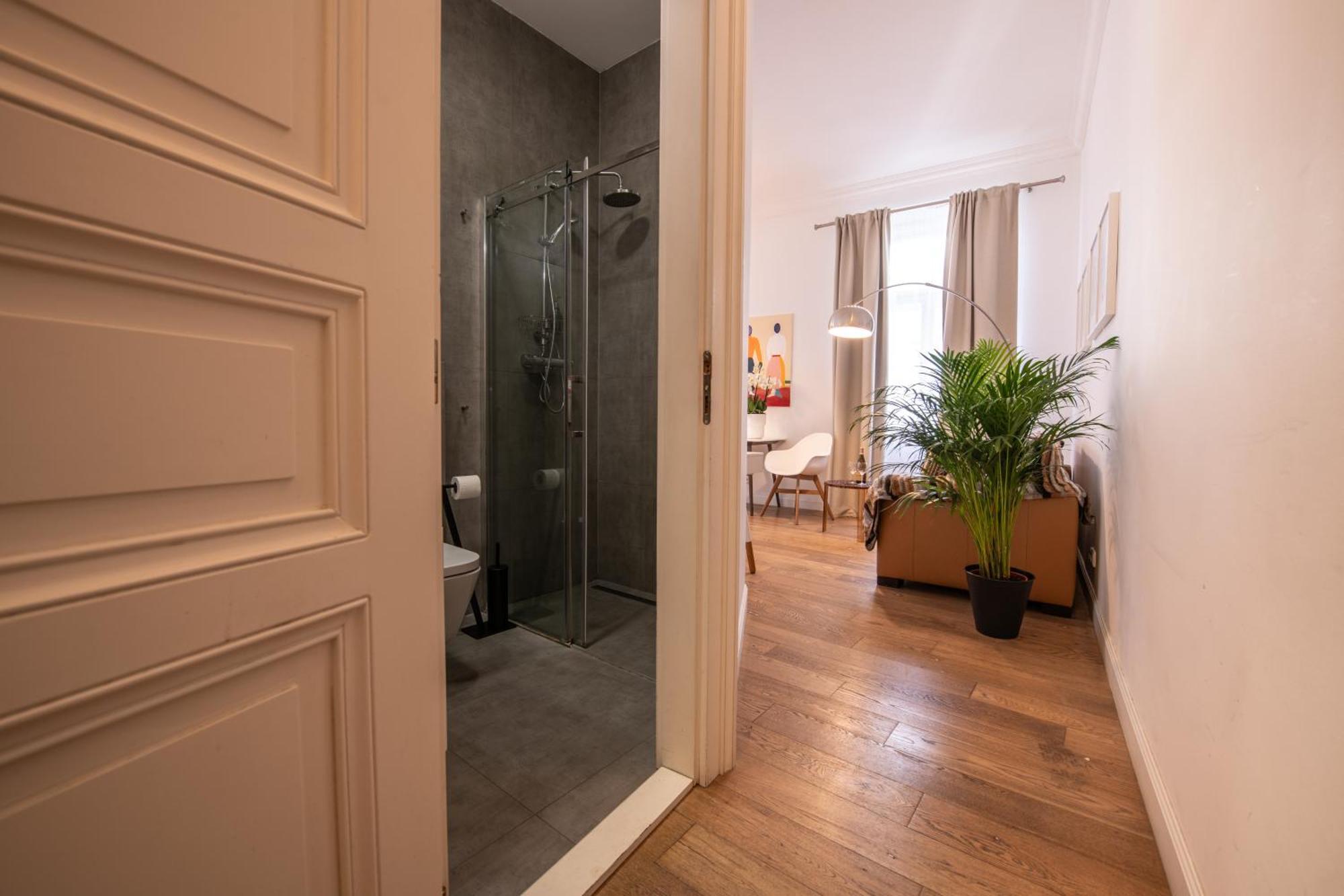 Modern Downtown Apt - Renovated, On Ideal Location Prague Exterior photo
