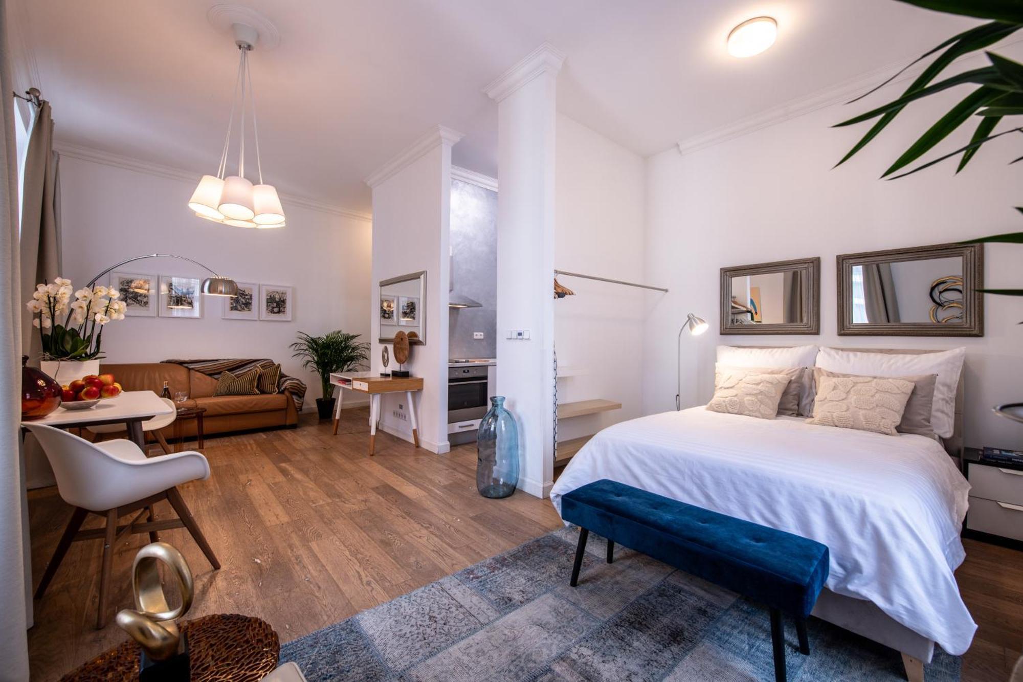 Modern Downtown Apt - Renovated, On Ideal Location Prague Exterior photo