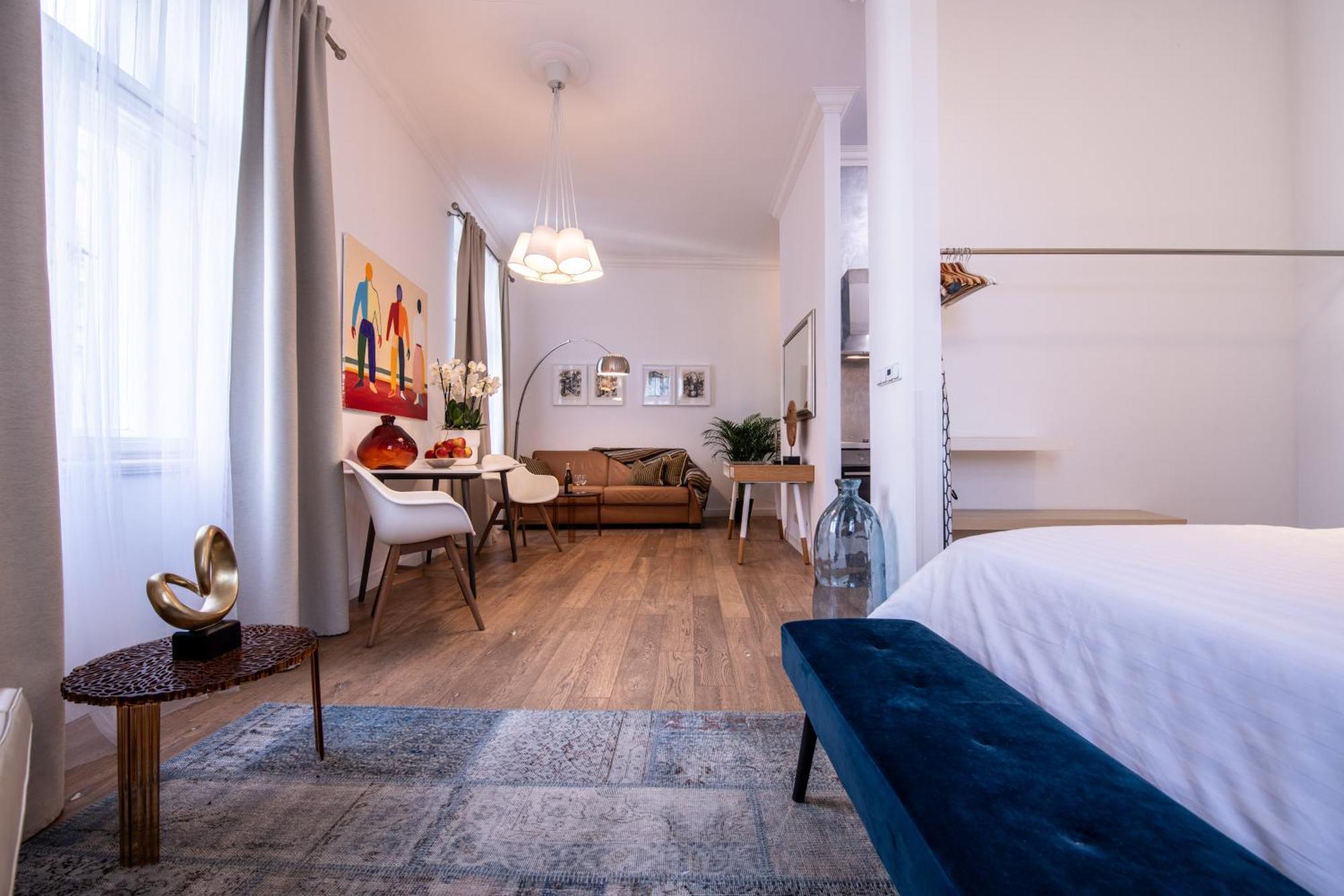 Modern Downtown Apt - Renovated, On Ideal Location Prague Exterior photo